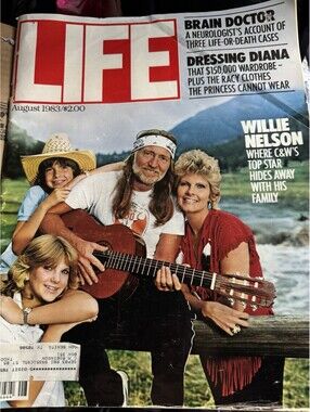 Life Magazine August, 1983 Willie Nelson, Dressing Diana, Vintage Ads+ Ephemera